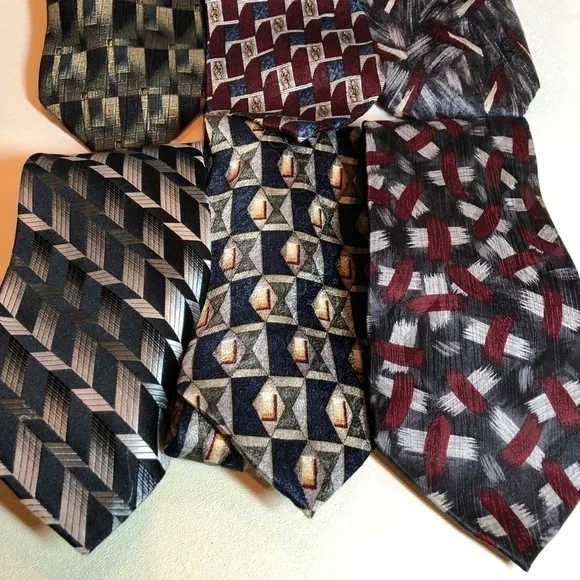 Bundle of 6 PIERRE CARDIN silk neck ties - Picture 3 of 5
